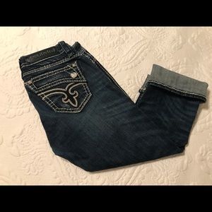 ⭐️Rock Revival Jean Capris⭐️